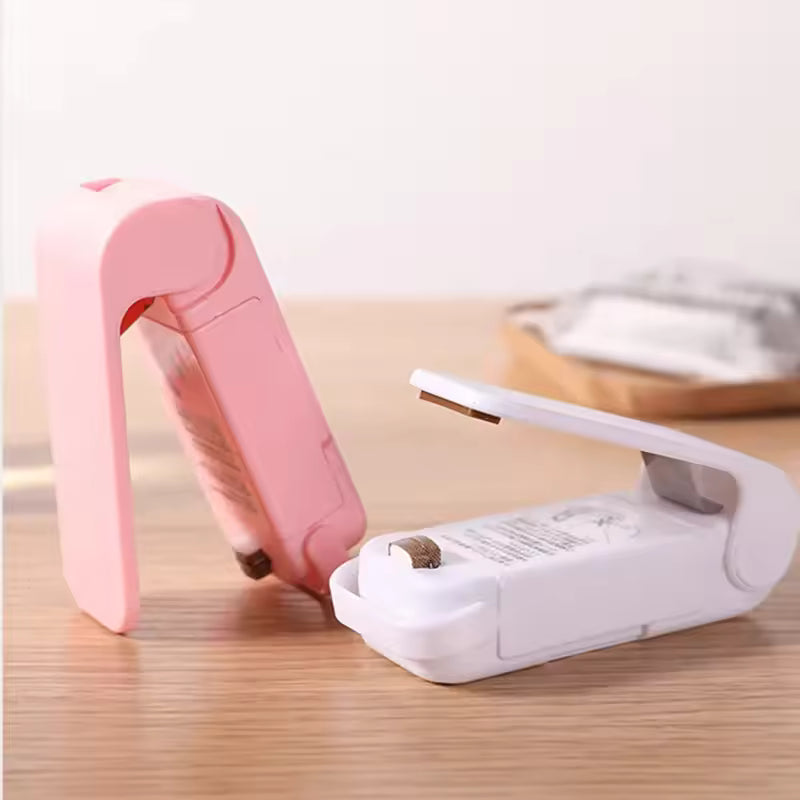 Portable Mini Bag Sealer, Handheld Heat Sealing Machine for Plastic Snack Bags, Easy-to-Use Food Storage Tool, Compact Kitchen Accessory